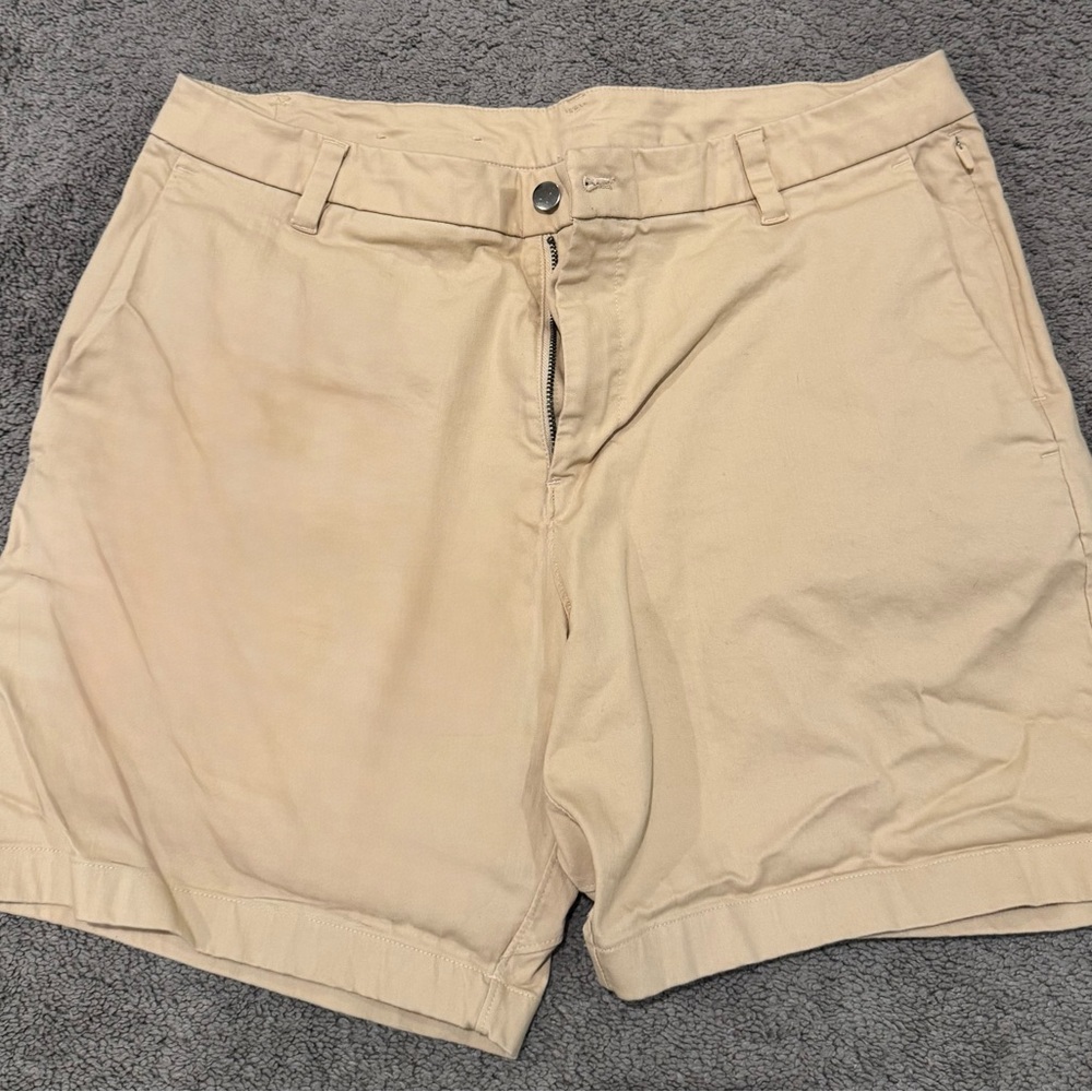 lululemon athletica Men's Beige Flat Front Shorts